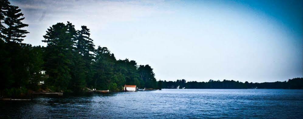 Pinedale Inn กราเวนเฮิร์สต์ ภายนอก รูปภาพ